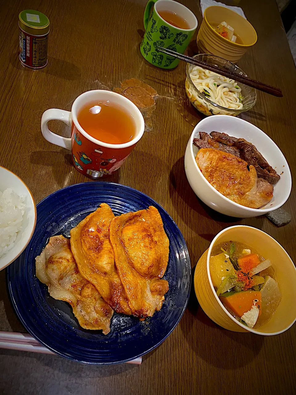 Snapdishの料理写真:牛焼肉丼　ポークジンジャー　けんちん汁　ほうじ茶|ch＊K*∀o(^^*)♪さん