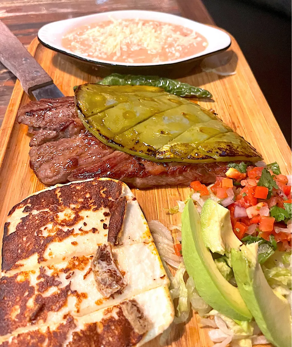 Snapdishの料理写真:Grilled panela queso, grilled steak & cactus, beans,pico de gallo|🌺IAnneさん