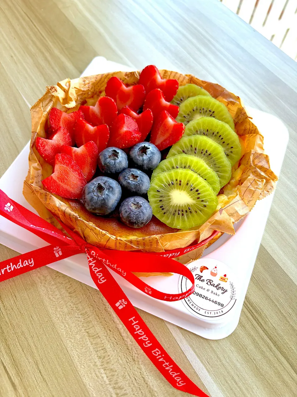 Basque Burnt Cheesecake with Fruit|The Bakeryさん