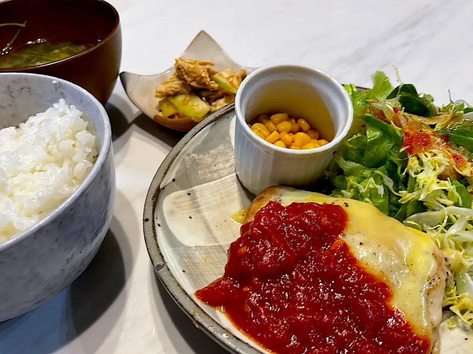 チキンステーキトマトチーズプレート|ぎんさん