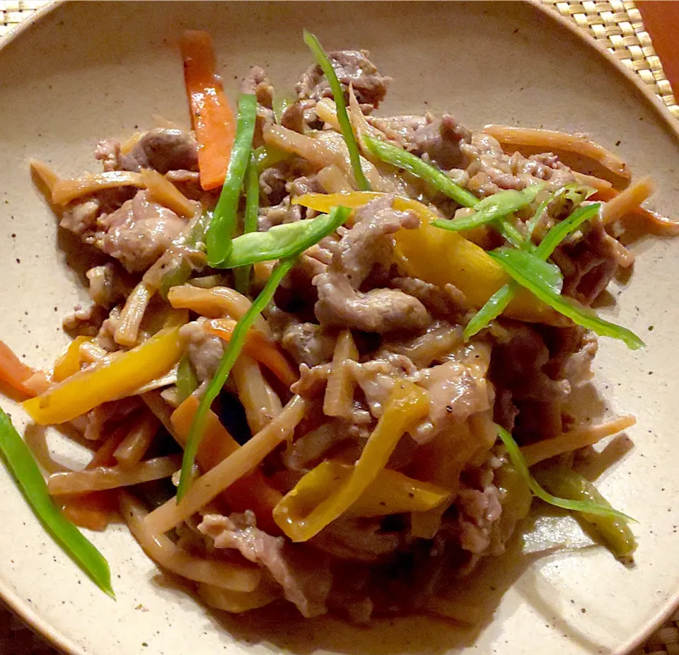 Snapdishの料理写真:Pepper steak & Fried green pepper w/Oyster Sauce✨青椒肉絲<豚肉de筍､ﾋﾟｰﾏﾝ､ﾊﾟﾌﾟﾘｶのｵｲｽﾀｰｿｰｽ炒め>|🌈Ami🍻さん