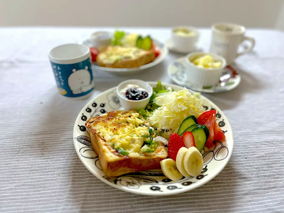 ピザトーストと野菜スープの朝ごはん🍕|ゆかりさん