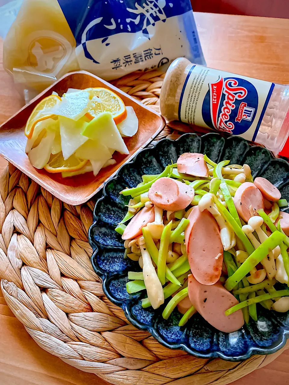 Snapdishの料理写真:コールラビの寒こうじレモンマリネ🍋       コールラビのギョニソのスパイスソテー🐟|にゃんぺこさん