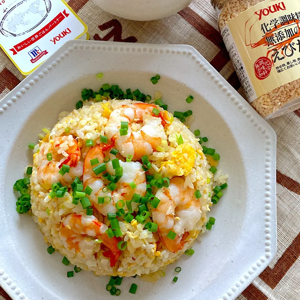 えびだしで海老炒飯🦐|みずほさん