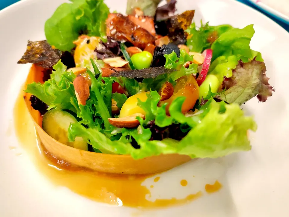 Grilled Salmon Salad|C.H LEEさん