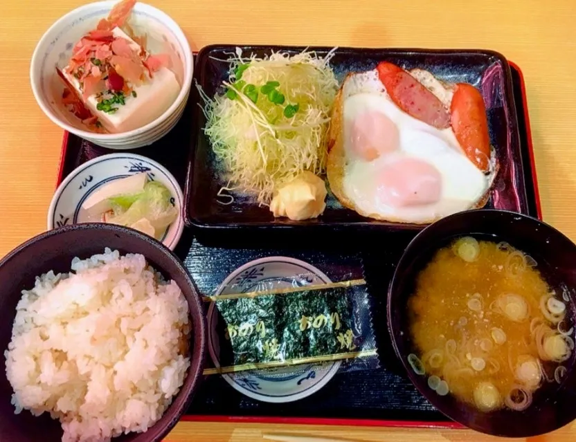 神社横の朝定食|アカネ💖さん