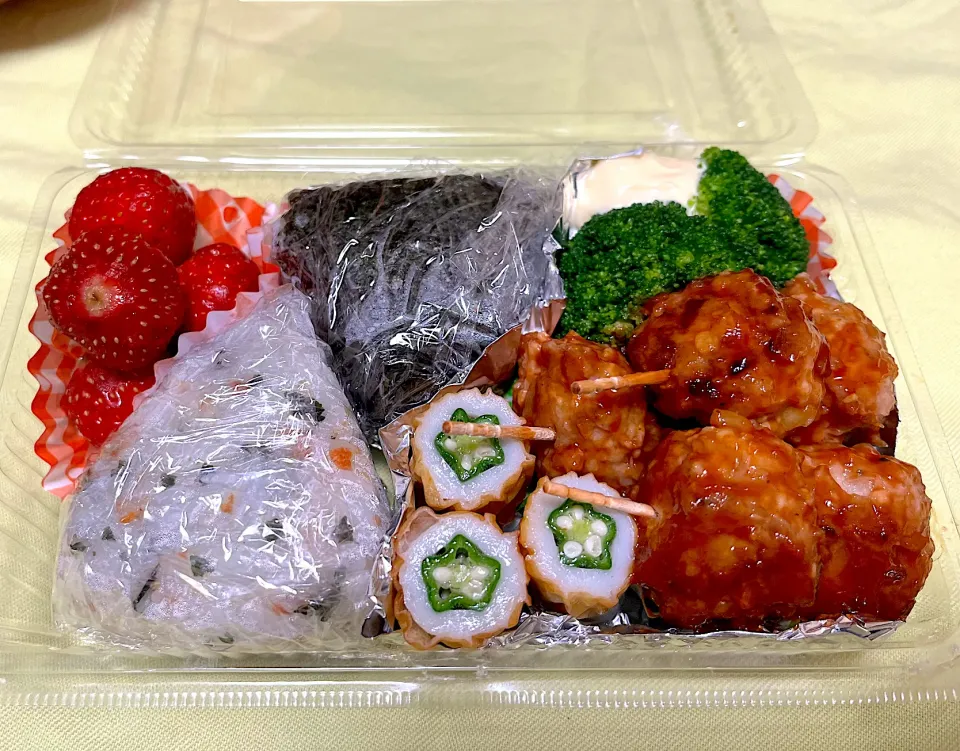 Snapdishの料理写真:ムスメ移動教室弁当|さんだーさん