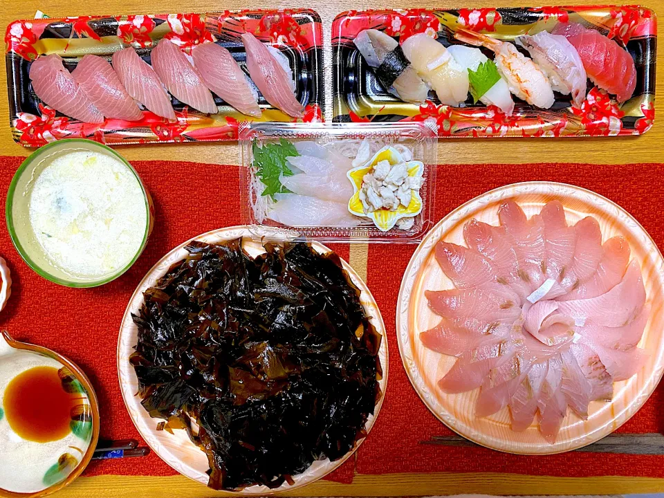 ブリとわかめしゃぶしゃぶ🐟、カワハギの刺身🐟、ブリの握り🍣、お寿司🍣|1614さん