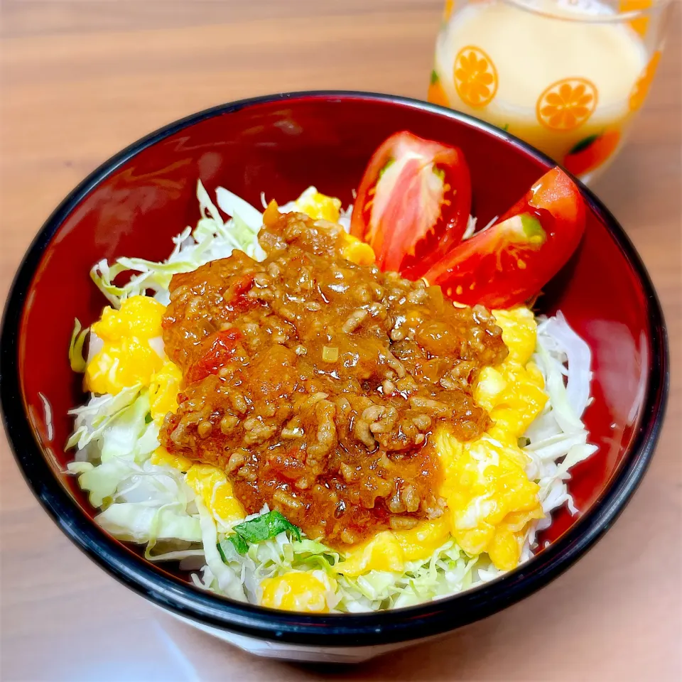 Snapdishの料理写真:ジャージャーとま玉丼|teritamagoさん