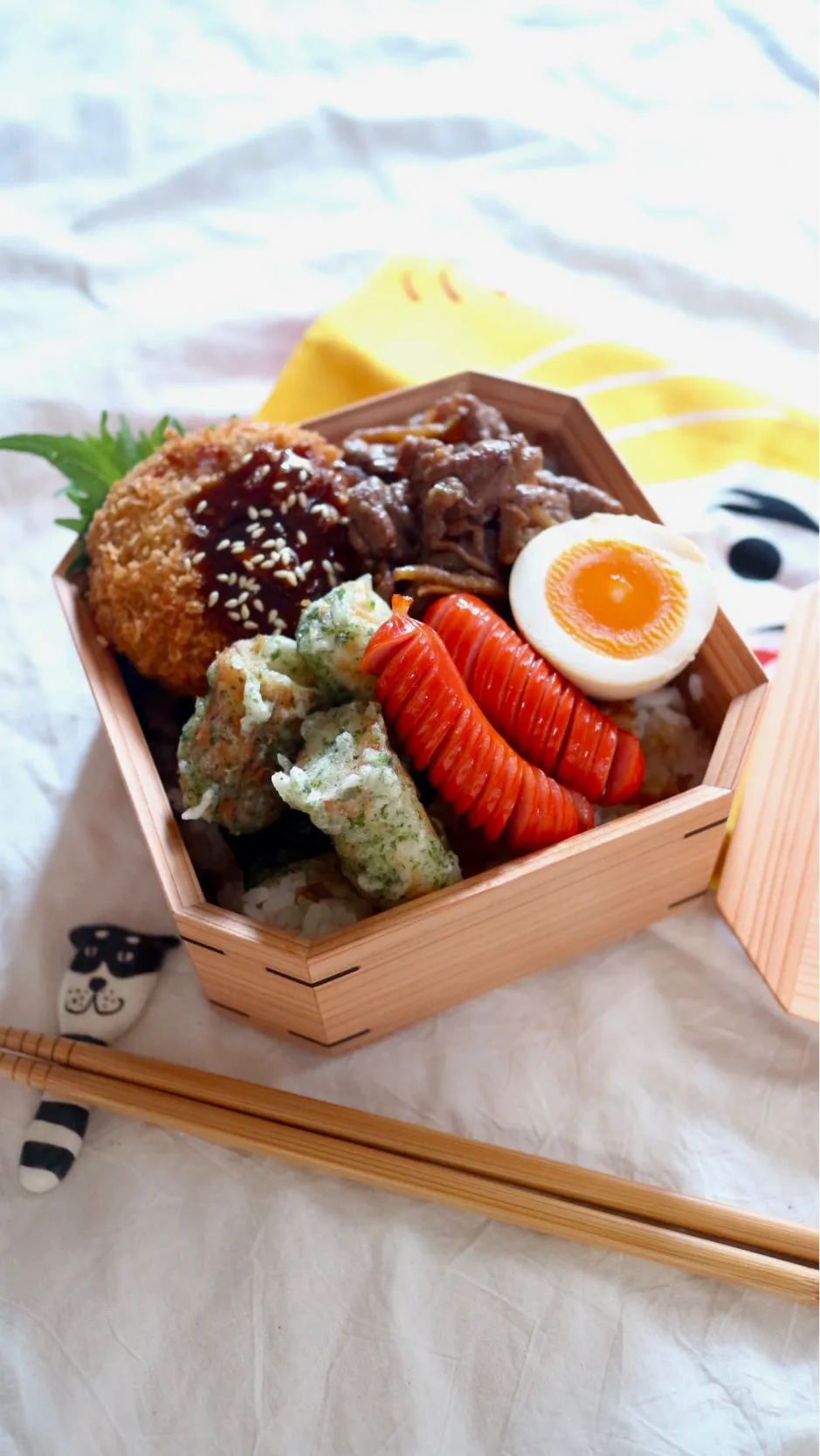 Snapdishの料理写真:メンチカツ弁当。|chocohimeさん