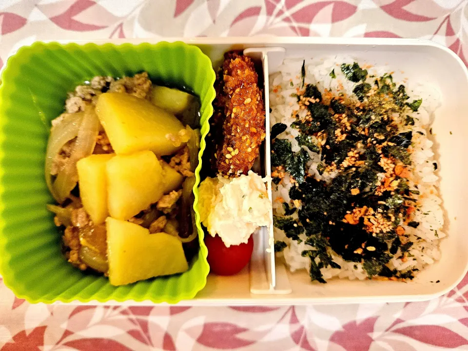 じゃがいもと玉ねぎのそぼろ煮❤️旦那さんお弁当❤️|かおるcitronさん