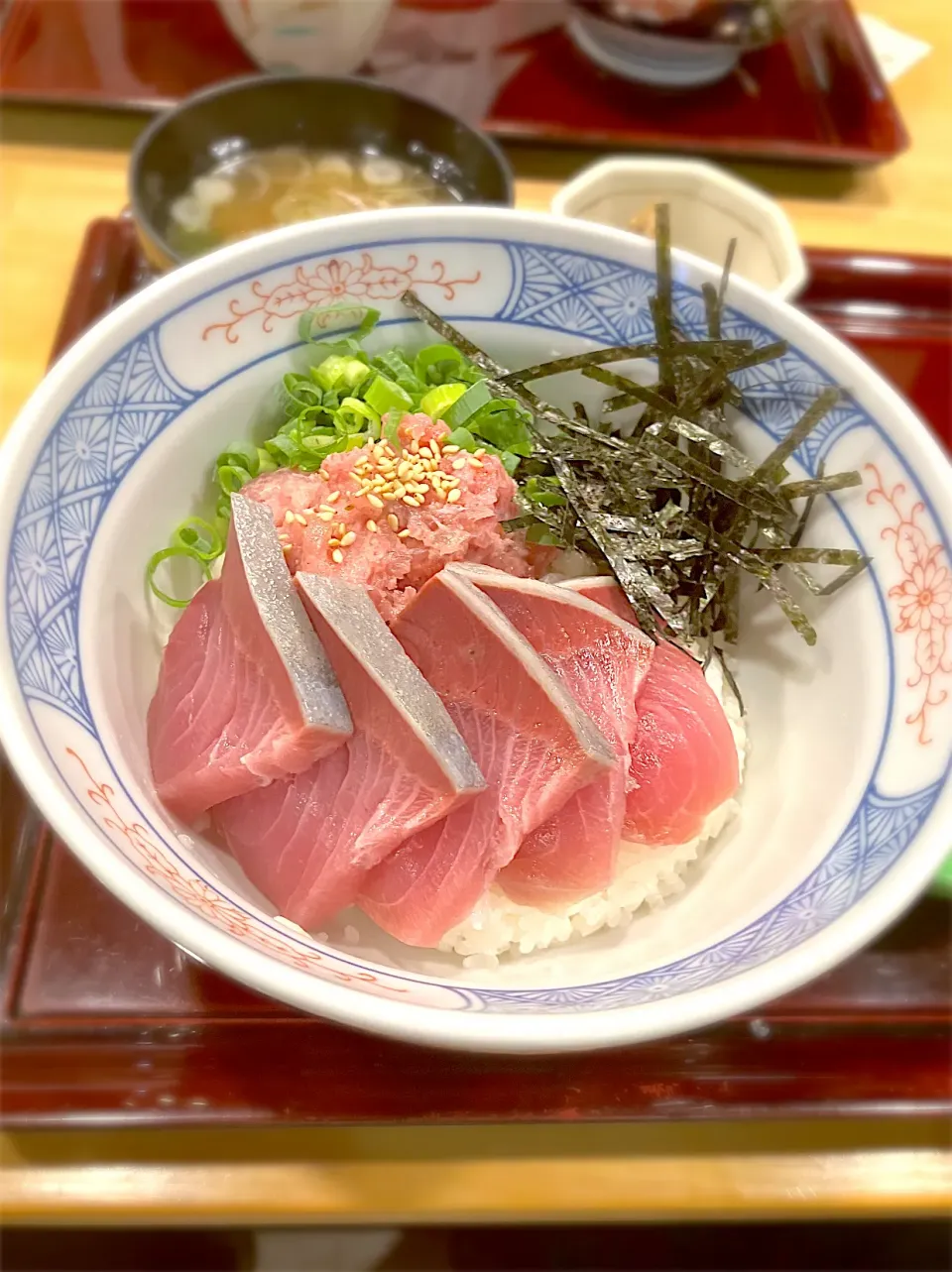 天然鰤刺とねぎとろ丼　#いの喜|石田尚之さん