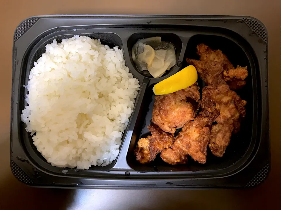 ガスト 若鶏の唐揚げ弁当(ハーフ)|ばーさんさん