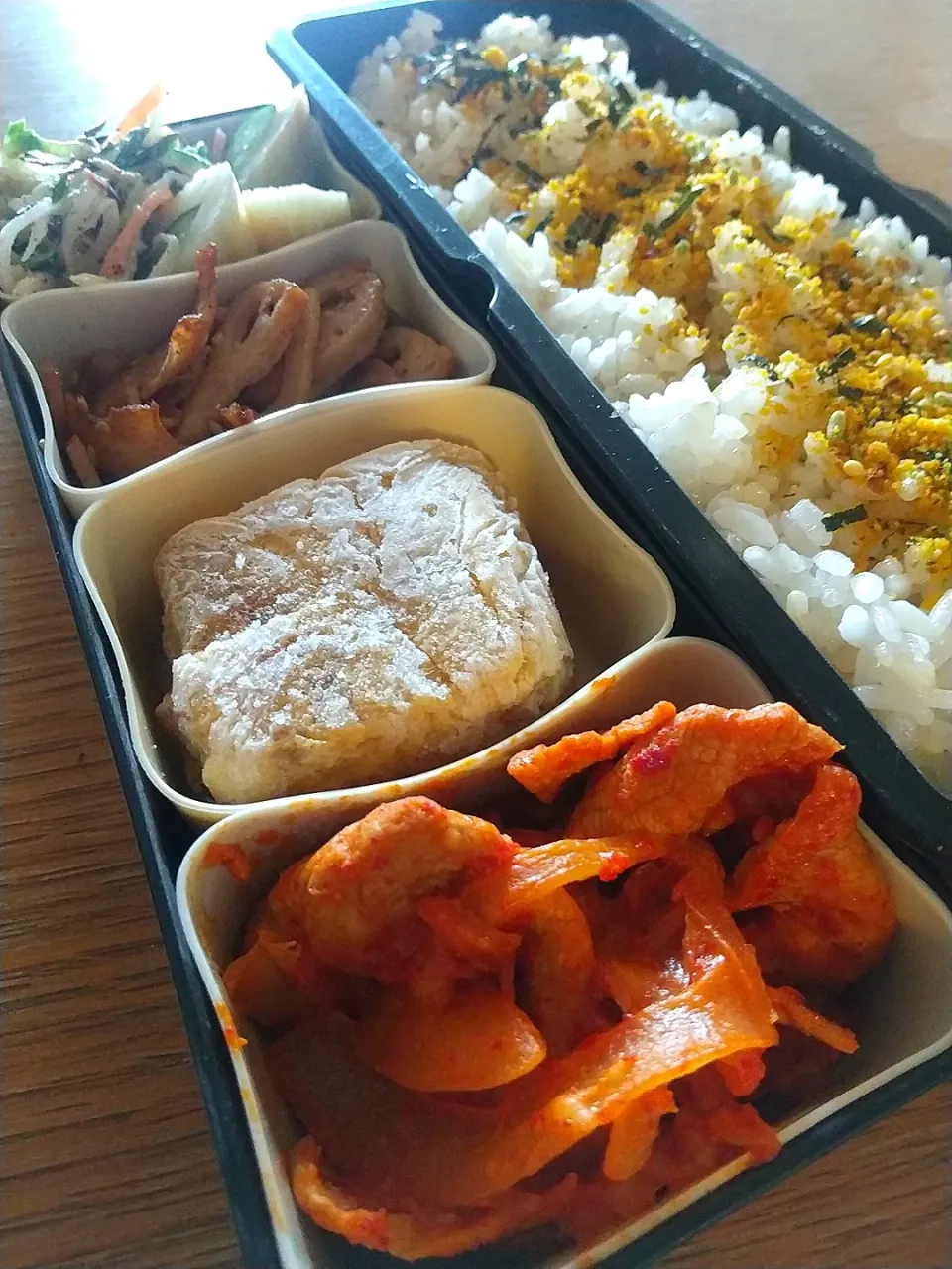 初めての豚キムチ弁当|まきごろうさん