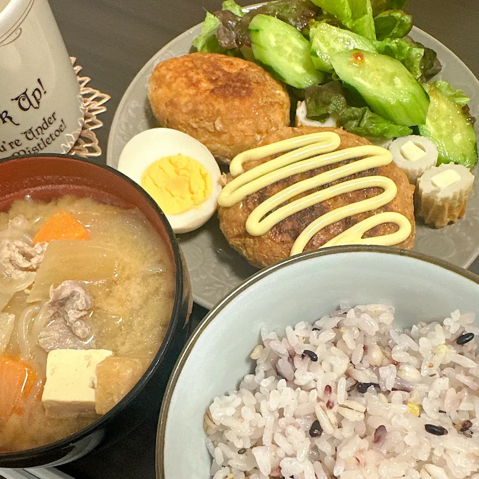 鳥つくねハンバーグと具沢山の豚汁🍲|定時ダッシュ女子さん