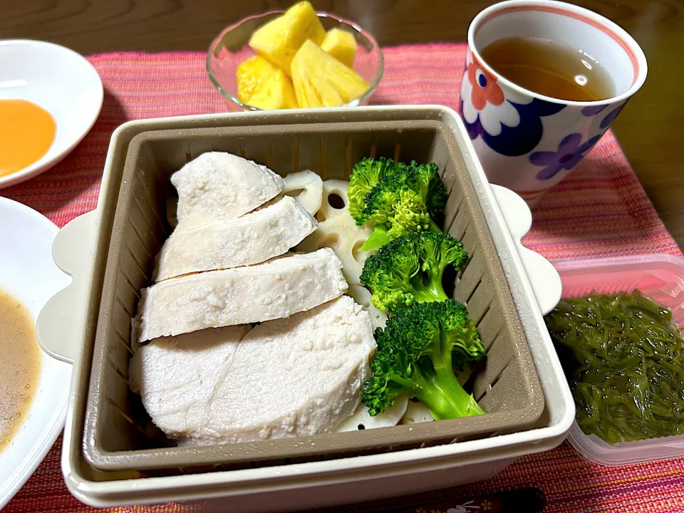 サラダチキンと野菜のレンジ蒸し|Emiさん