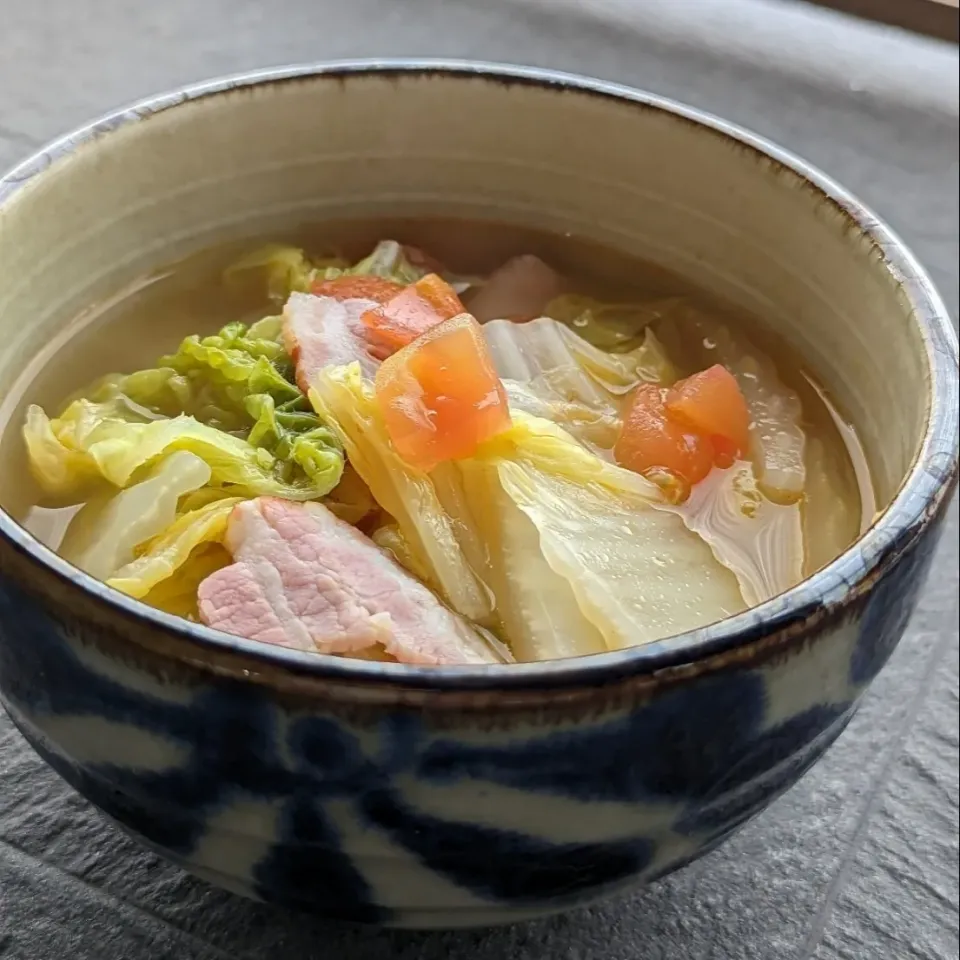 白菜たっぷり！白菜とベーコンのトマトスープ|ぶりてりあさん