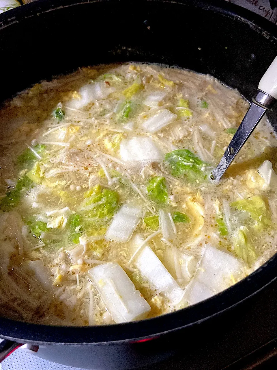 大鍋で作った、白菜とえのきたっぷり中華スープ|renharuruさん