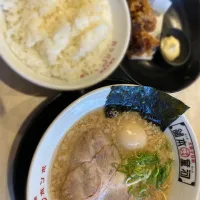 Snapdishの料理写真:【河童ラーメン本舗】河童ラーメン[濃いめ]/唐揚げセット(ご飯大)|びきたろうさん