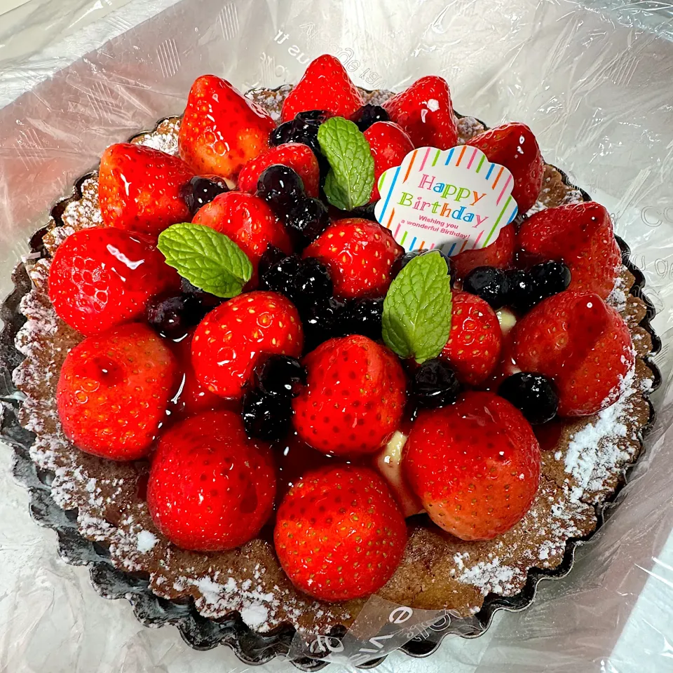 いちごのタルト🍓誕生日プレゼントに🎂|AWAさん