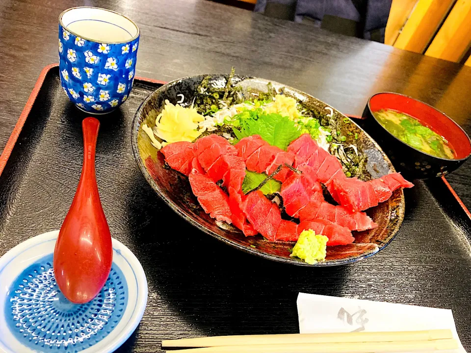 焼きしらすとマグロの丼|けーさん