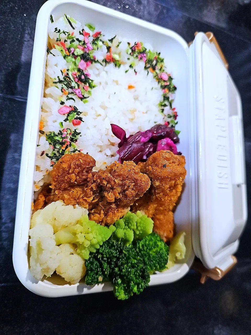 旦那弁当 フライドチキン

ようよう質素になりゆくおかず|ハル猫さん