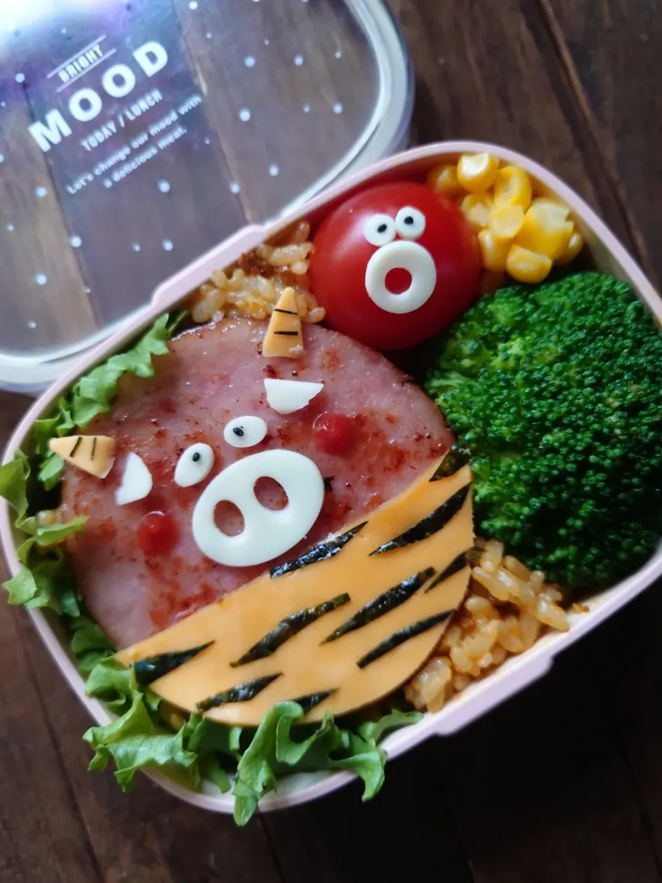 Snapdishの料理写真:漢の…次女用🍱チーズハムステーキ乗せドライカレー弁当|ᵏᵒᵘさん