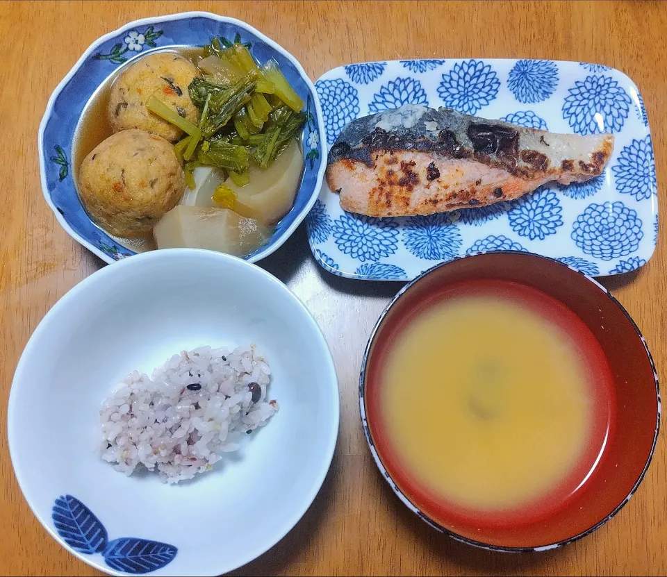 2024 0123　鮭の塩麹焼き　かぶとがんものレンジ煮　しじみのお味噌汁|いもこ。さん