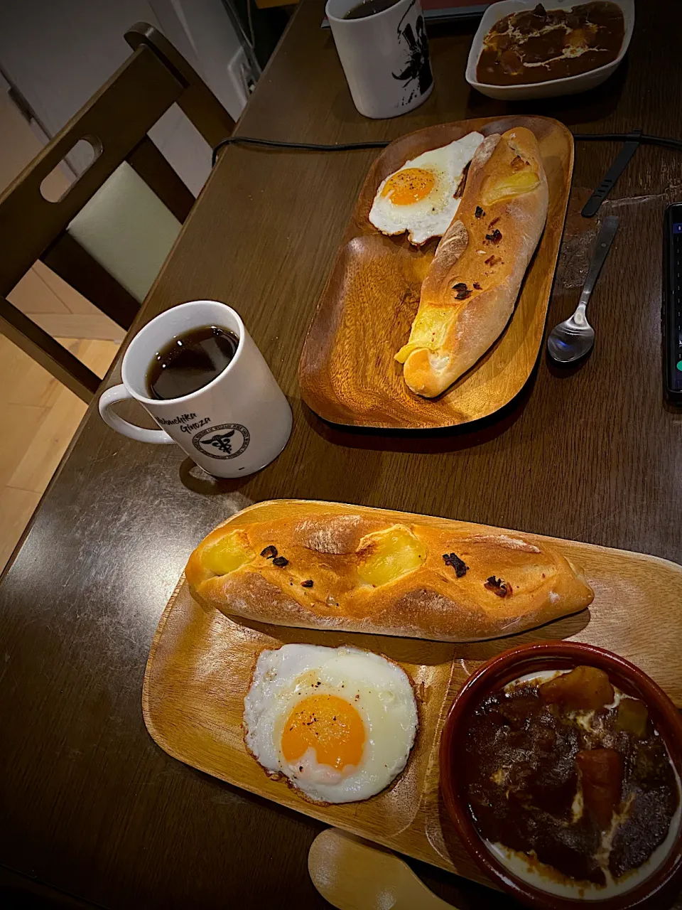 ビーフシチュー　目玉焼き　帆立とカマンベールチーズ のパン　コーヒー|ch＊K*∀o(^^*)♪さん