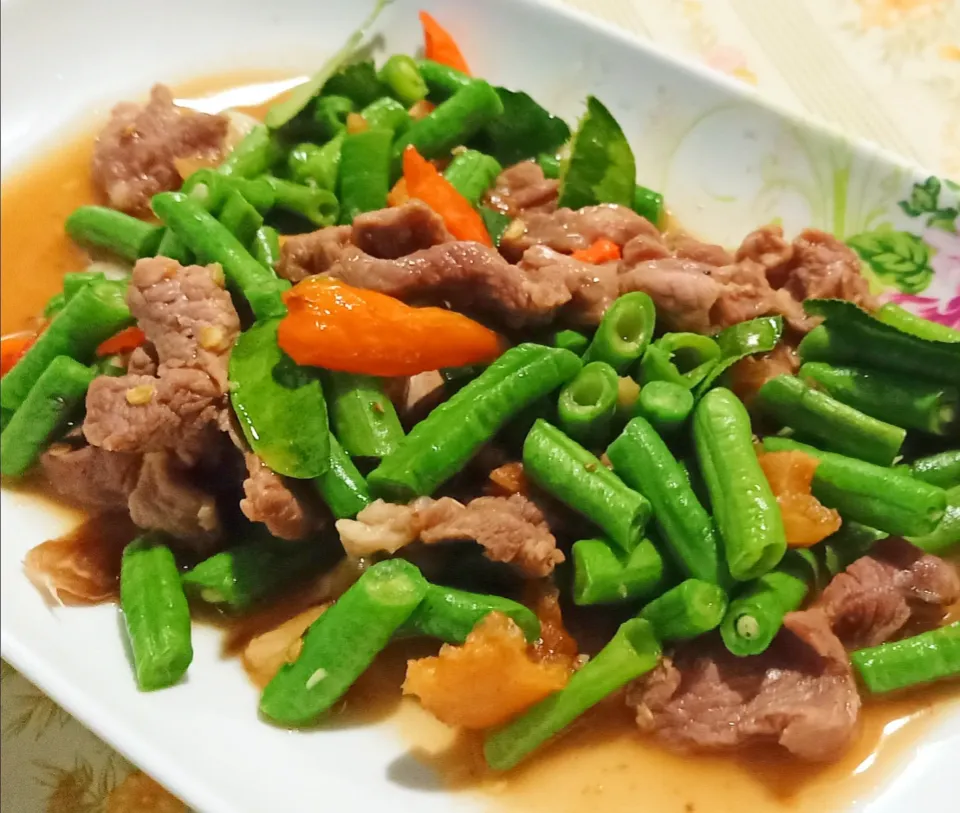 ผัดหมูถั่วฝักยาว
Stir-fried chili, pork, and long beans|🌿Veerapan Mu🌿さん