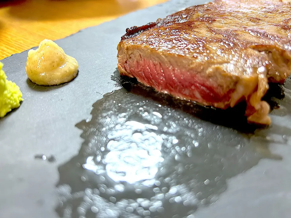 Snapdishの料理写真:給料日ステーキ🥩|おはなさん