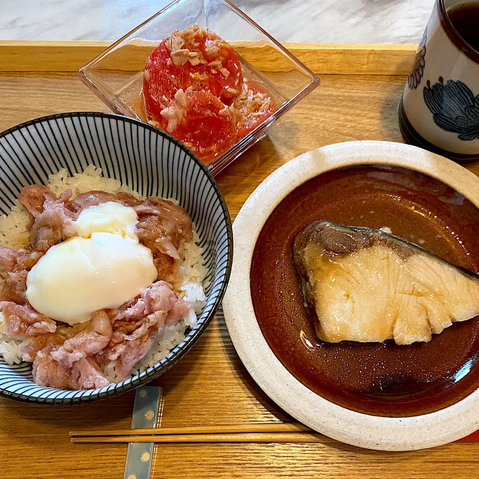 Snapdishの料理写真:ブリの煮付け、ネギトロ丼|なつこさん