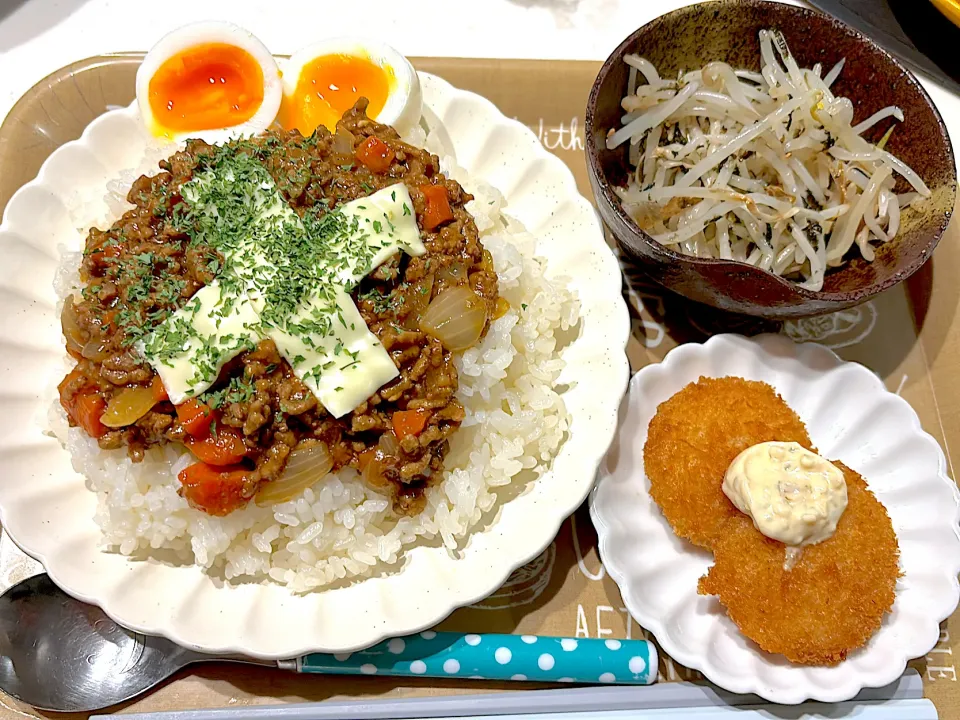 ドライカレーメインの夕飯|yukopunさん