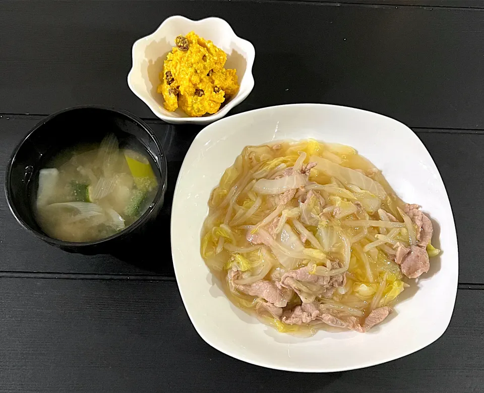 Snapdishの料理写真:【本日の夕食】沖縄そばだしで簡単  白菜と豚肉ともやしのあんかけご飯|まひるさん