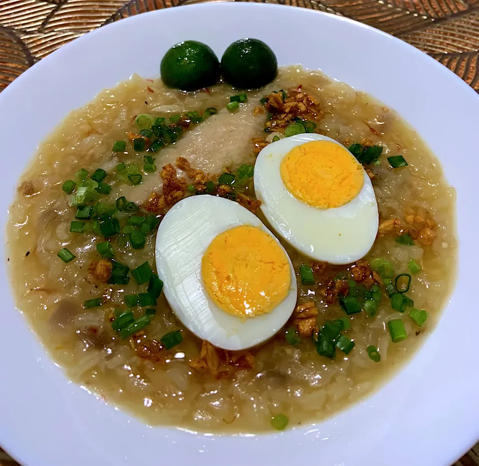 Snapdishの料理写真:Chicken porridge with egg|Ahnneさん