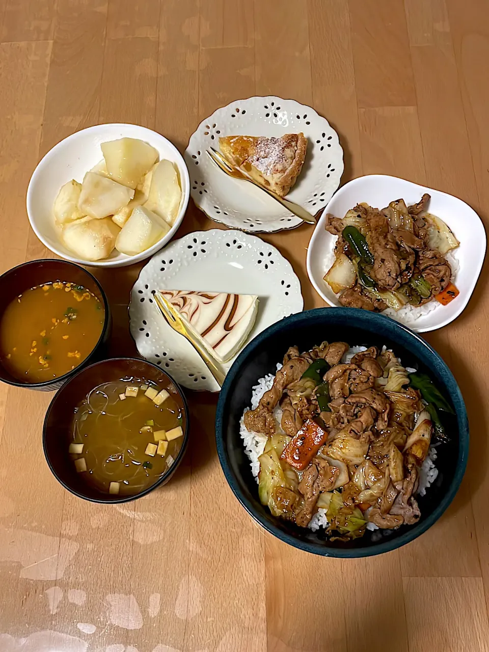 回鍋肉丼　春雨スープ　ケーキ　ラフランス|そのみさん