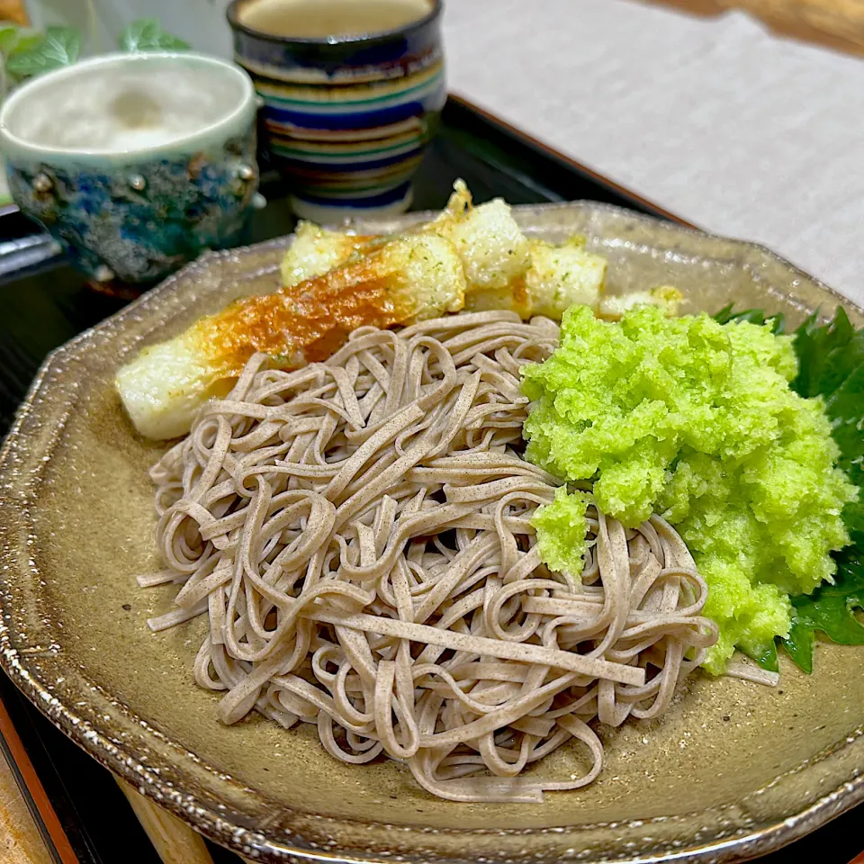 おろしそばに竹輪の磯辺揚げ|くまちゃんさん