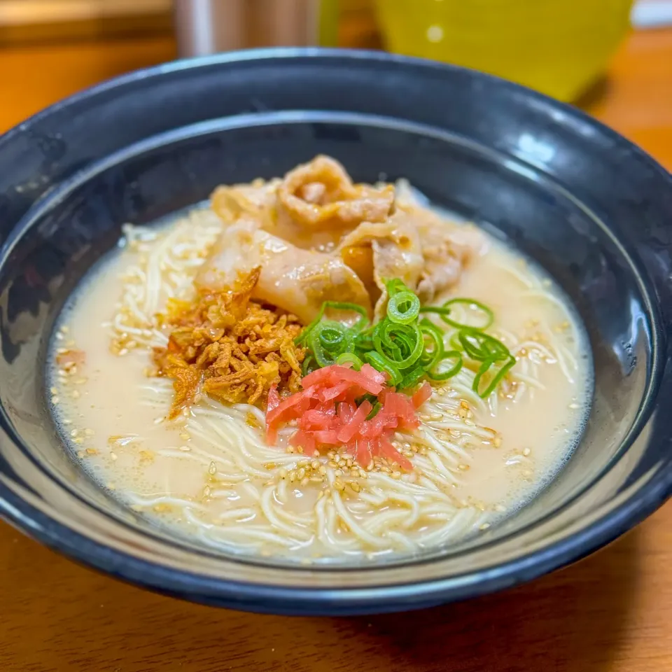 Snapdishの料理写真:【とんこつラーメン】|ristorante_sallyさん