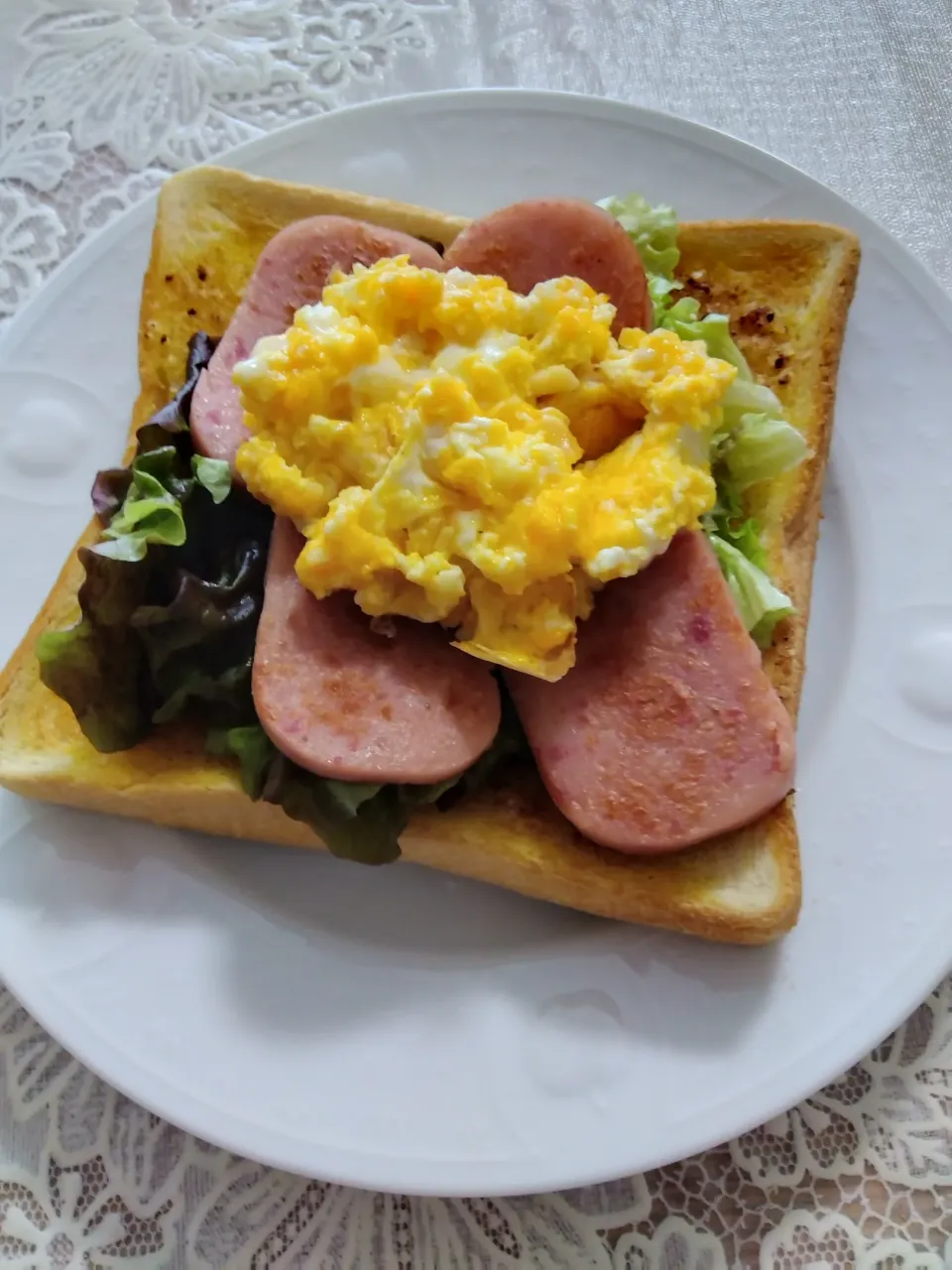 昼ご飯自分用色々のっけトースト😋💕|m.rafuさん