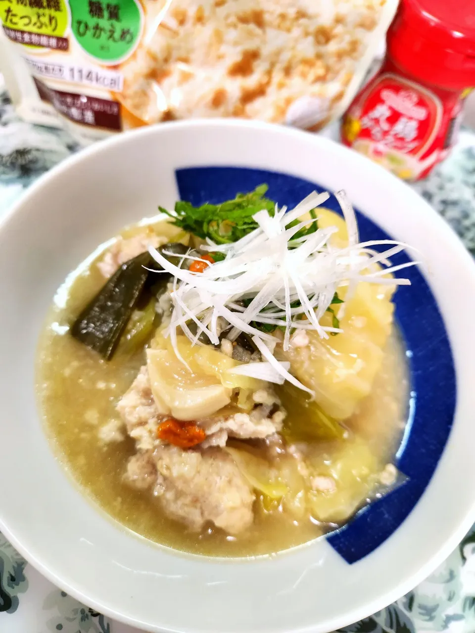 @きなこさんの料理 🔷炊飯器de手羽元参鶏湯風🔷→→🔷オートミールいり❗STAUB 鍋de ずぼら参鶏湯🔷|@きなこさん