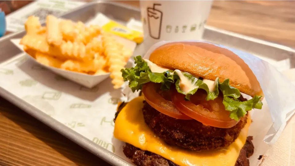 東京旅行にてバーガー🍔|イカさん