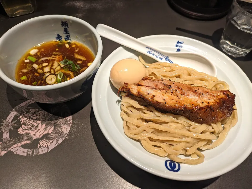 麺屋武蔵 虎嘯(こしょう)の虎嘯つけ麺|しあるさん