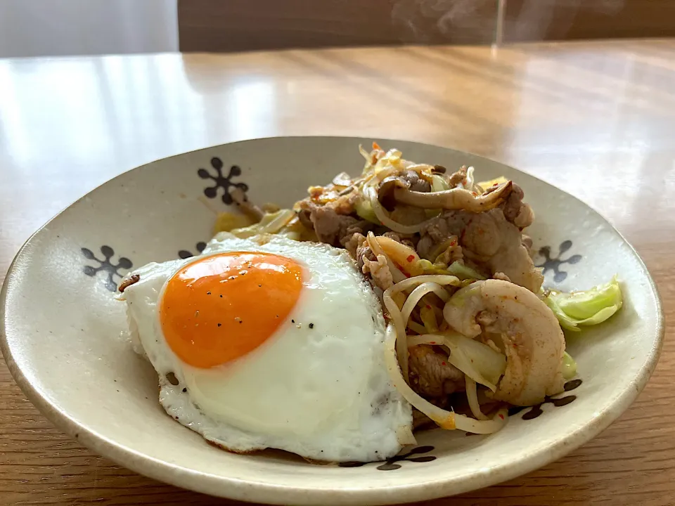 ＊目玉焼き乗っけ🍳豚キムチ丼🐷＊|＊抹茶＊さん