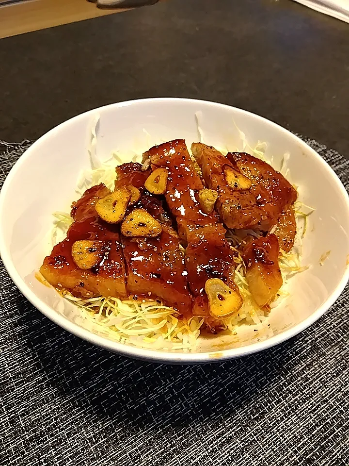 トンテキ丼|ひとり飯さん