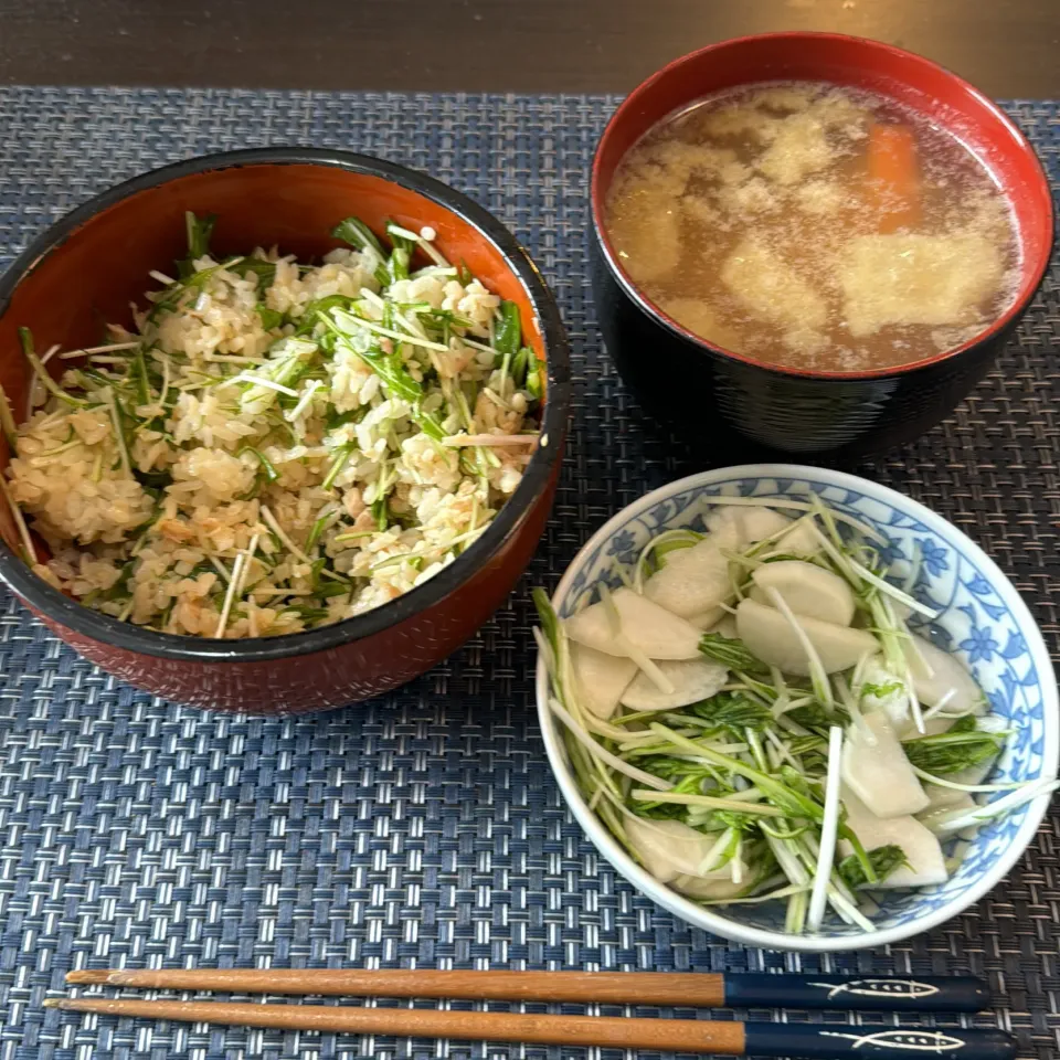 水菜混ぜご飯・カブの浅漬け・里芋と人参の味噌汁|a-parkさん