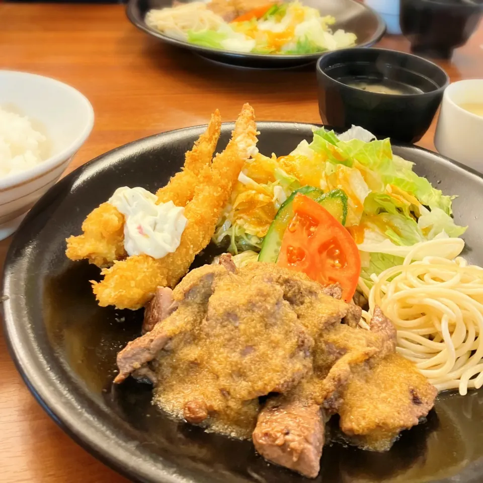 懐かしの牛鉄でランチ|うさかめさん