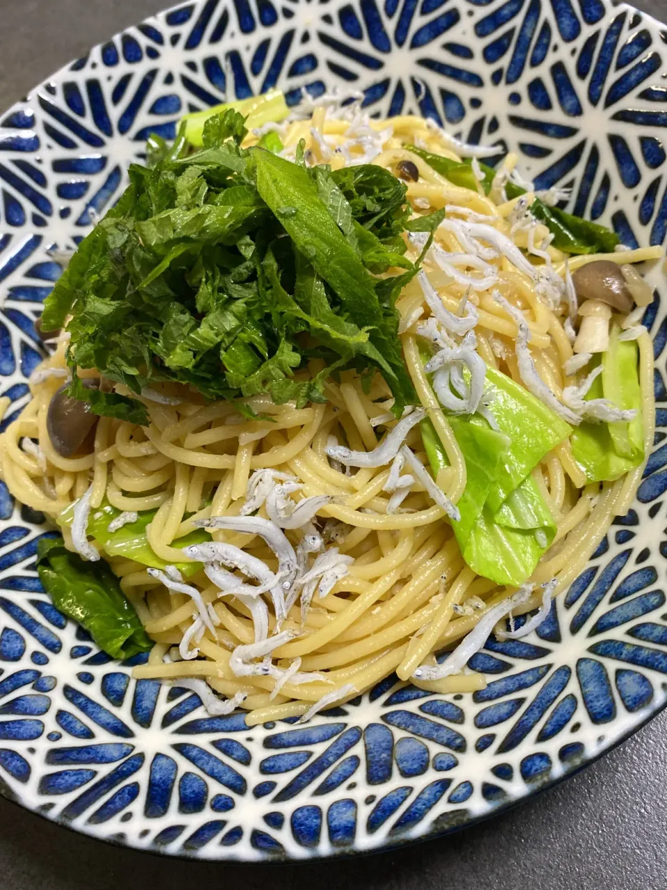 Snapdishの料理写真:しらすとキノコの和風パスタ|ちぐけんさん