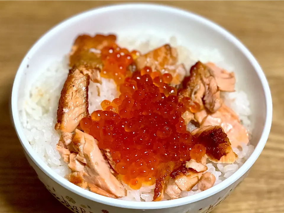 ☆鮭とイクラの親子丼|まぁたんさん