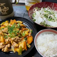 Snapdishの料理写真:[長芋とキムチの豚肉炒め]と[ささみと大根のゆず胡椒マヨ和え]|陽 香さん