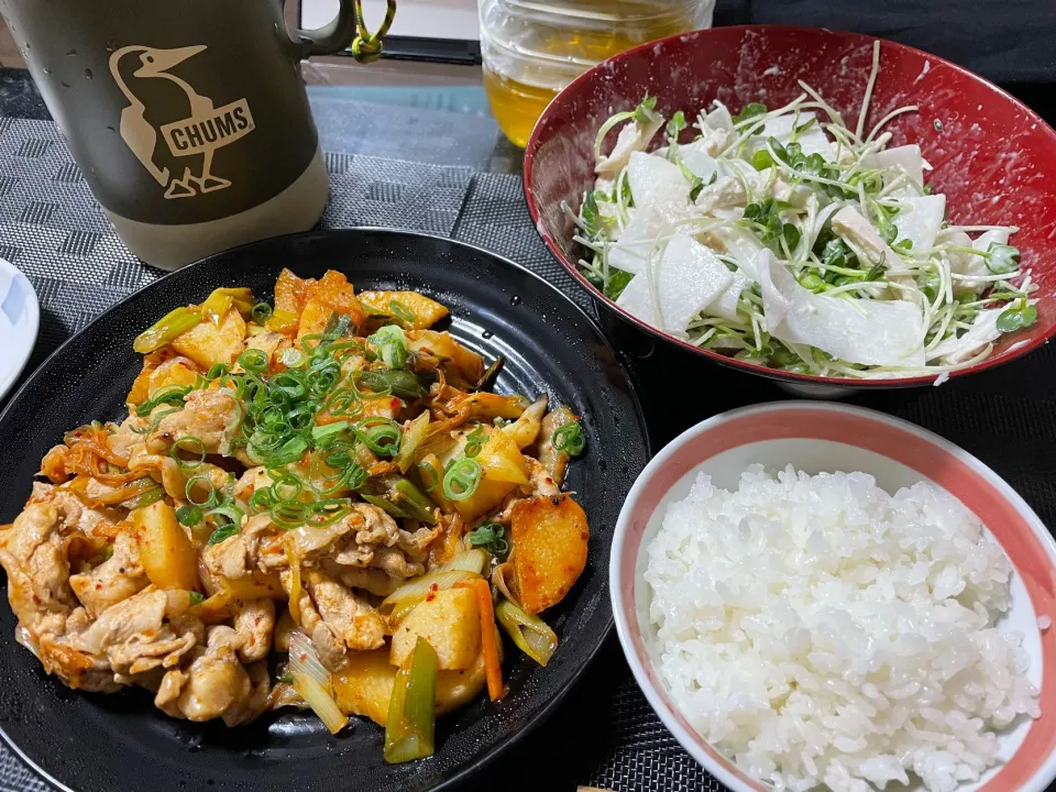 Snapdishの料理写真:[長芋とキムチの豚肉炒め]と[ささみと大根のゆず胡椒マヨ和え]|陽 香さん